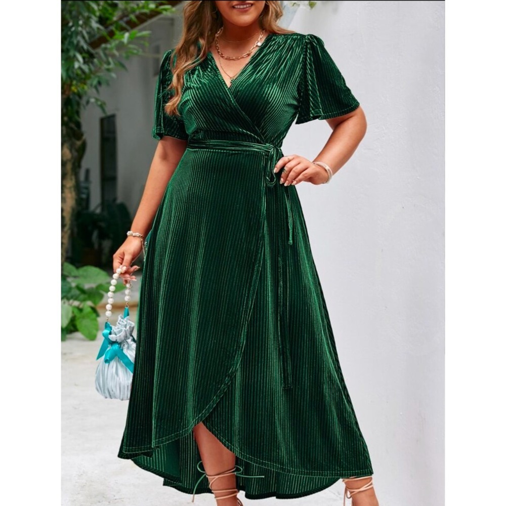 Women's Green Velvet Wrap Dress Short Sleeve Swing Maxi Women's Size Size 20 EUC